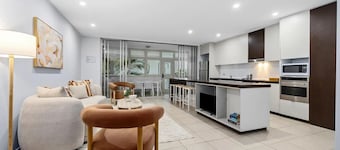 Paradiso 2 Bedroom Family - Ground Floor Comfort with Resort Access and Marine Parade Dining