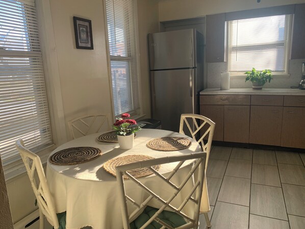 Dining - Lovely 1 Bedroom apartment. CLOSE TO MAHATTAN. (Union City)