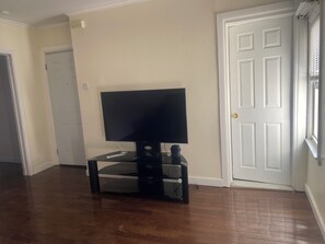 Interior - Lovely 1 Bedroom apartment. CLOSE TO MAHATTAN. (Union City)