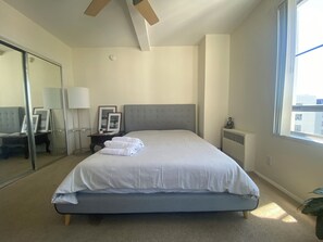 2 dormitorios, tabla de planchar con plancha, wifi y ropa de cama