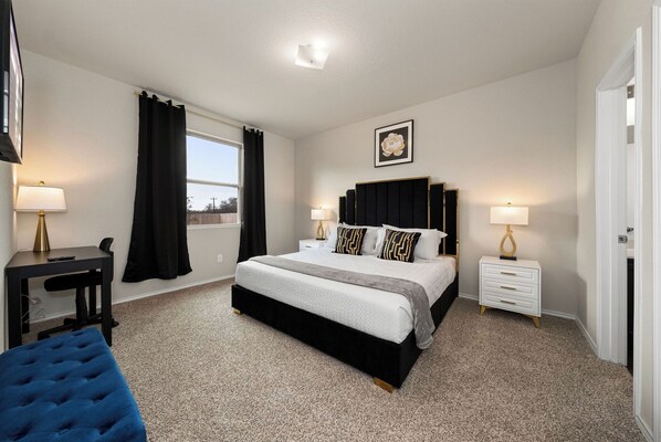 4 bedrooms, iron/ironing board, WiFi, bed sheets