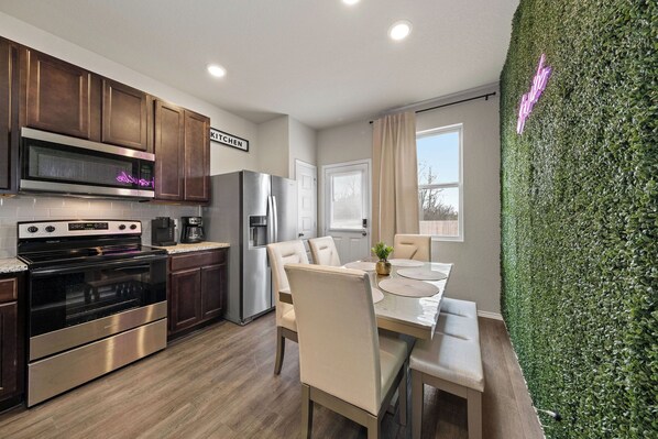 Dining - Lackland Private Movie Theater Retreat! (san antonio)