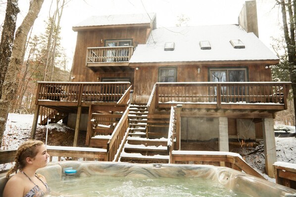 Tina de hidromasaje al aire libre