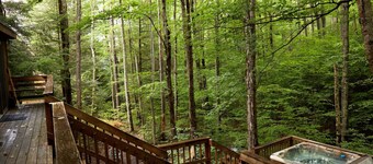 Rippling Waters is a Gorgeous cabin close to Timberline mountain slopes!