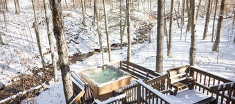 Rippling Waters is a Gorgeous cabin close to Timberline mountain slopes!