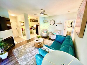 Smart TV, video games - Cherry Moon -a charming 2-bedroom condo with WiFi, AC in welcoming Myrtle Beach (Myrtle Beach)