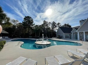 屋外プール、温水プール