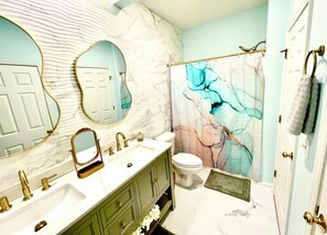 タオル、トイレットペーパー