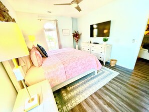 2 室のベッドルーム、デスク、アイロン / アイロン台、WiFi