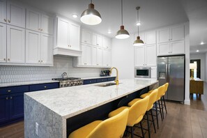 Fridge, microwave, oven, stovetop - Mothership Arlington: Walk to World Cup: Pool Heated Spa Mini Golf Games & More (Arlington)