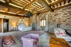 15 bedrooms, iron/ironing board, WiFi, bed sheets - Villa Castello di Gubbio by MMega (Gubbio)