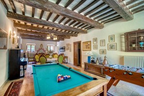 Game room - Villa Castello di Gubbio by MMega (Gubbio)