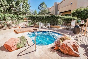 Pool - Great Condo in Heart of Sedona - sleeps 8 - only 1150 dollars for an entire week (Sedona)