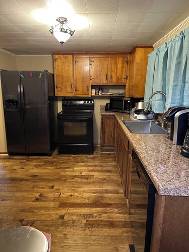 Charming 3-bedroom house with AC and WiFi 