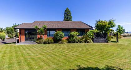 Families and Groups Chch Airport Spa Pool