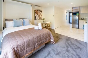 1 bedroom, desk, iron/ironing board, free WiFi