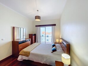 1 bedroom, iron/ironing board, travel crib, free WiFi