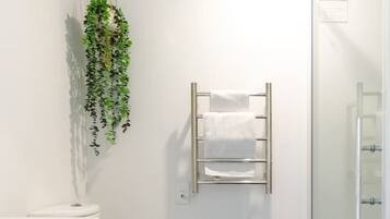 ヘアドライヤー、タオル