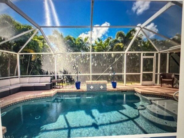 Pool - 4-bedroom house in superb Cape Coral with Pool, AC, WiFi. Enjoy your stay (Cape Coral)
