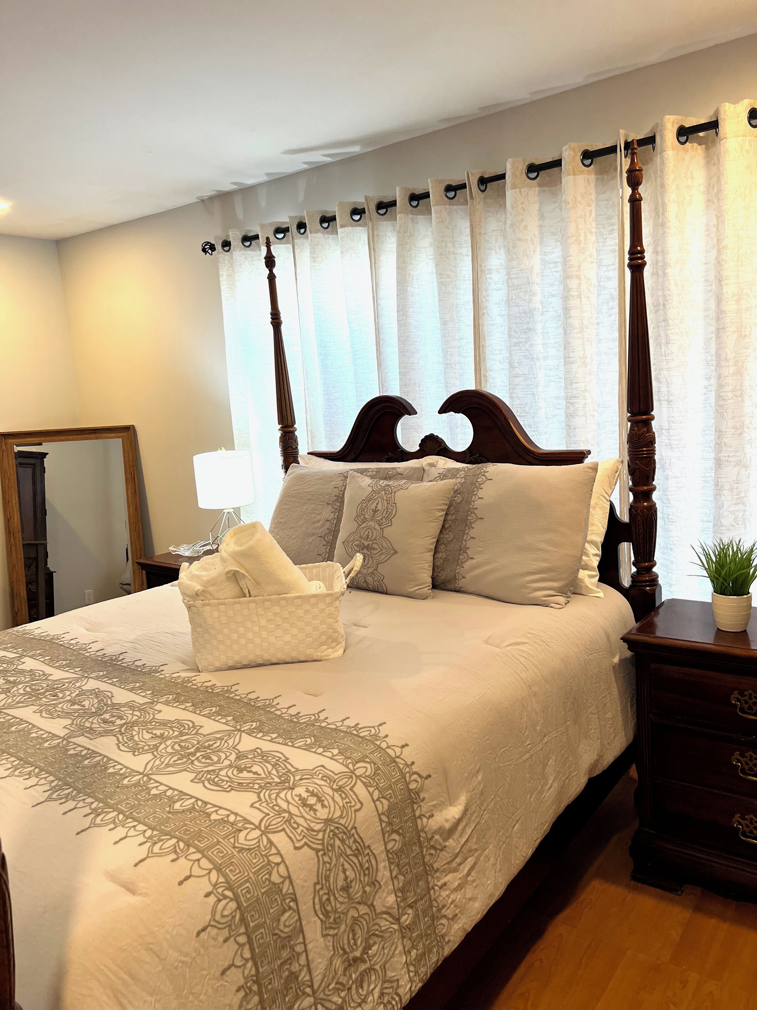 3 makuuhuonetta, työpöytä, silitysrauta/-lauta, Wi-Fi