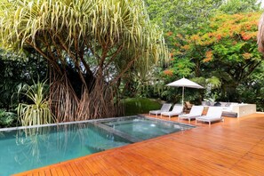 Kolam renang outdoor