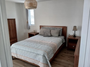 3 bedrooms, in-room safe, desk, iron/ironing board - Bel appartement 3 chambres. À quelques minutes du centre-ville! (Québec)