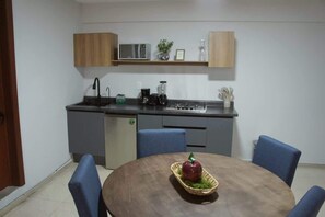 Microwave, coffee/tea maker, toaster, blender