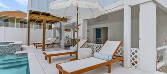 126 Madison Court: Pool, Spa & Walk to the Beach!