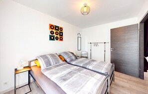 2 Schlafzimmer, Bügeleisen/Bügelbrett, kostenloses WLAN