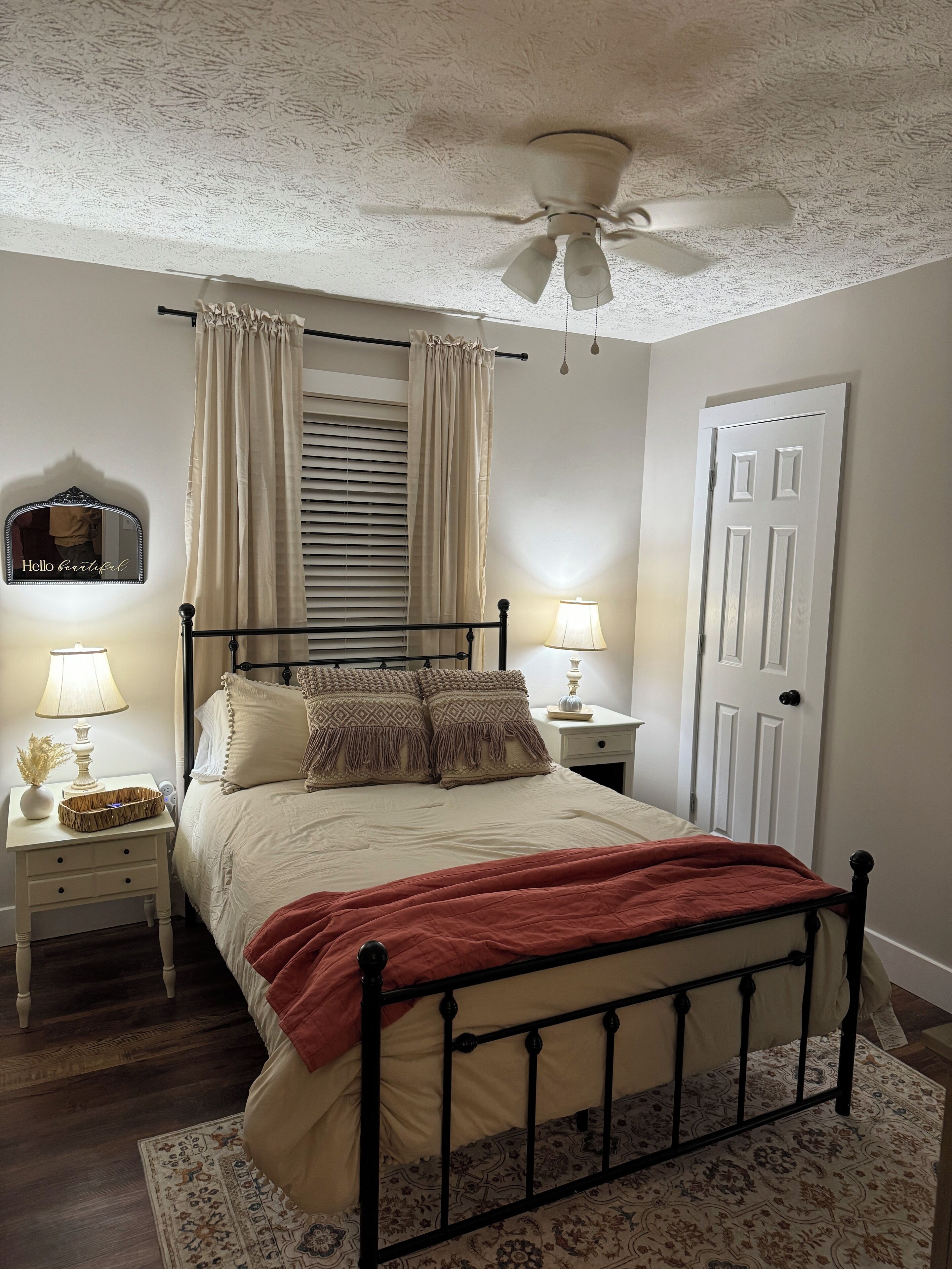 2 chambres, fer et planche à repasser, lit parapluie, Wi-Fi gratuit