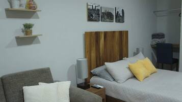 1 habitación, wifi y ropa de cama