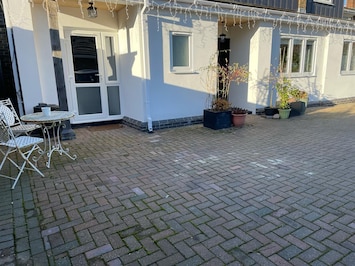 Spindlewood Outside Front door