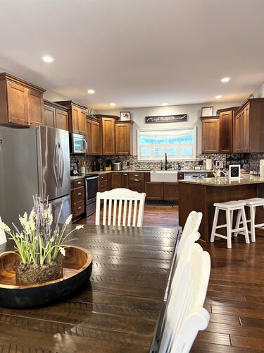 The Palmer Retreat on the Green-HotTub,SaltWaterPool,FirePit,Family,Events