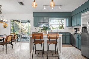 Fridge, microwave, oven, stovetop - ⚓Palma Sola Oasis!  Cozy tropical home w/ Putting Green & Hot tub minutes from AMI!⚓ (Bradenton)