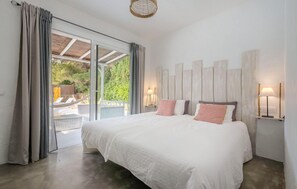 3 quartos, cofres nos quartos, ferros/tábuas de passar roupa