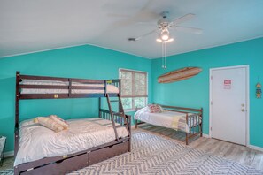 3 bedrooms, iron/ironing board, free WiFi, bed sheets