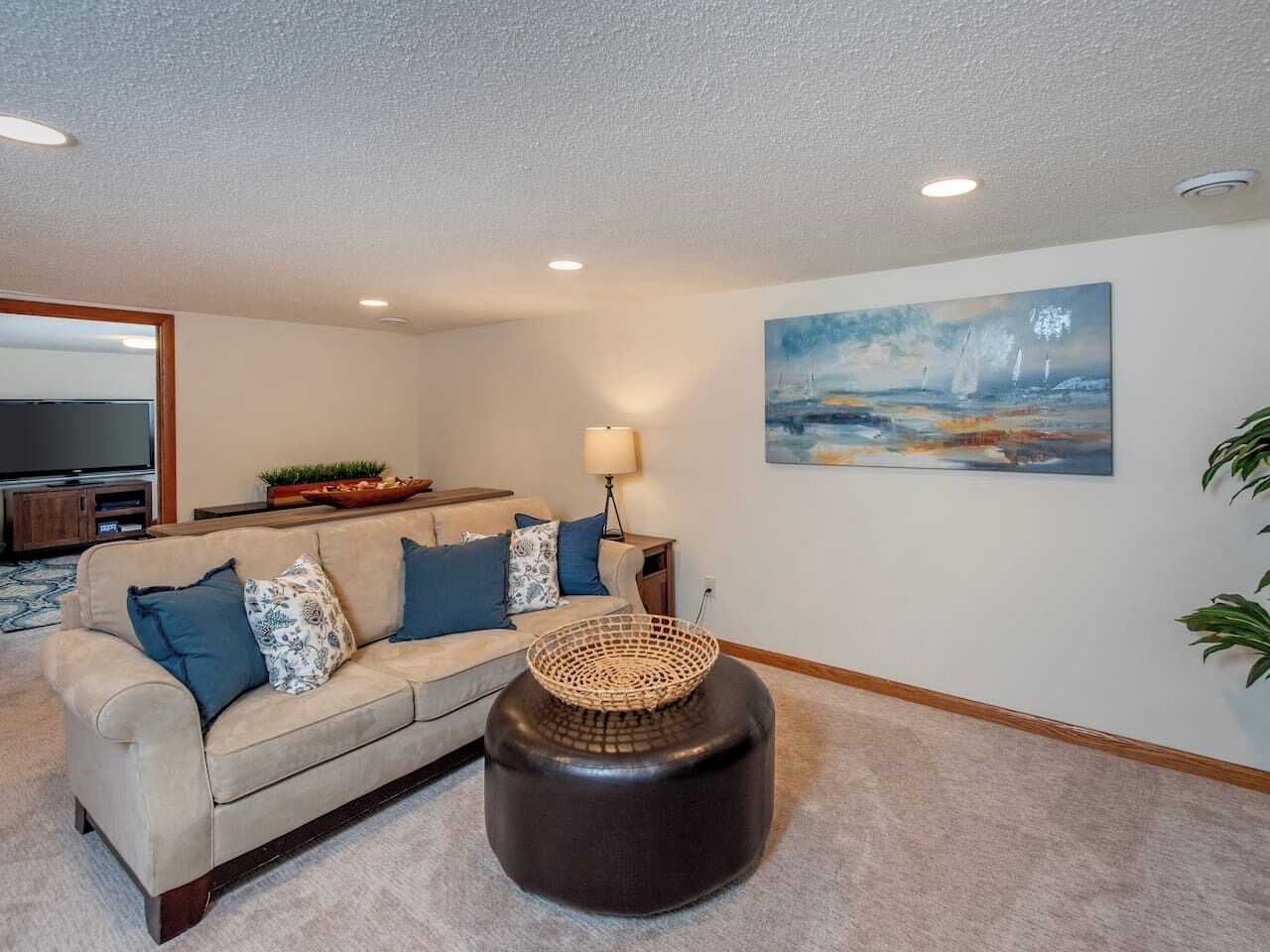 Smart TV, fireplace, video games