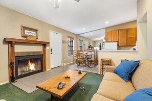 Smart TV, fireplace - Condo in Kimberling City-Peaceful Ozark Views-Near Table Rock-Free Attraction Tickets (Kimberling City)