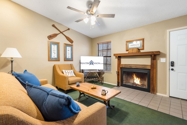 Smart TV, fireplace