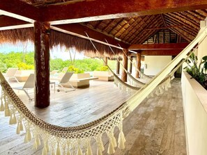 Terrace/patio - Charming 1-bedroom condo in delightful Tulum with WiFi, AC, fitness room (Tulum)