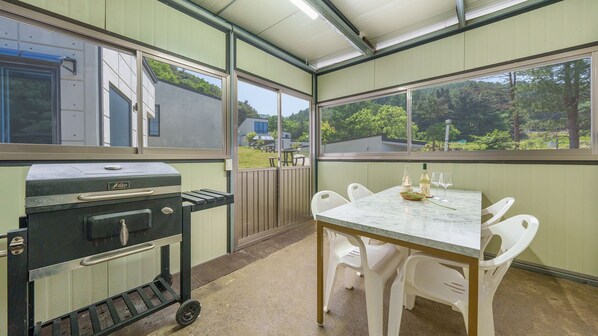 Basic Room, 2 Bedrooms (Room E(Pets  Allowed)) | 2 bedrooms, free WiFi