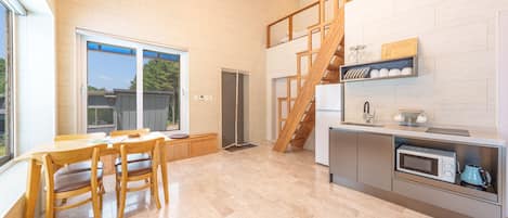 Basic Room, 2 Bedrooms (Room E(Pets Allowed)) | 2 bedrooms, free WiFi