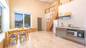 Basic Room, 2 Bedrooms (Room E(Pets Allowed)) | 2 bedrooms, free WiFi - Hoengseong Irangdunaerecreationalpension (Hoengseong)