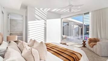 5 slaapkamers, een bureau, een strijkplank/strijkijzer, gratis wifi