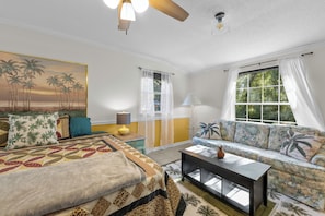 3 bedrooms, WiFi, bed sheets - Stay at Panacea Palms, a charming 3/2 less than 1 mile from local boat ramp!! (Panacea)