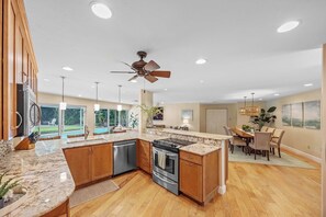 Unclassified image, 5 of 33, button