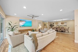 Unclassified image, 2 of 33, button