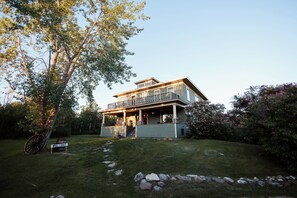 Exterior - Saskatoon’s Crown Jewel: Victorian Mansion w Forest Views, Timeless Elegance (Blucher)