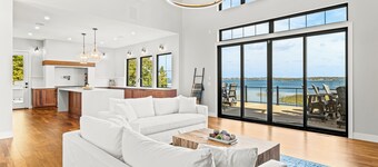 Grand Lake Miltona Home Level Lakeshore 5000sqft 6BR Sleeps 16 12-Person Hot Tub