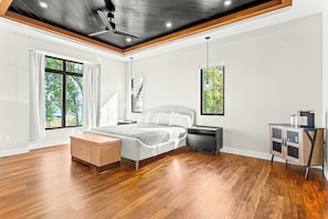 6 bedrooms, iron/ironing board, travel crib, free WiFi